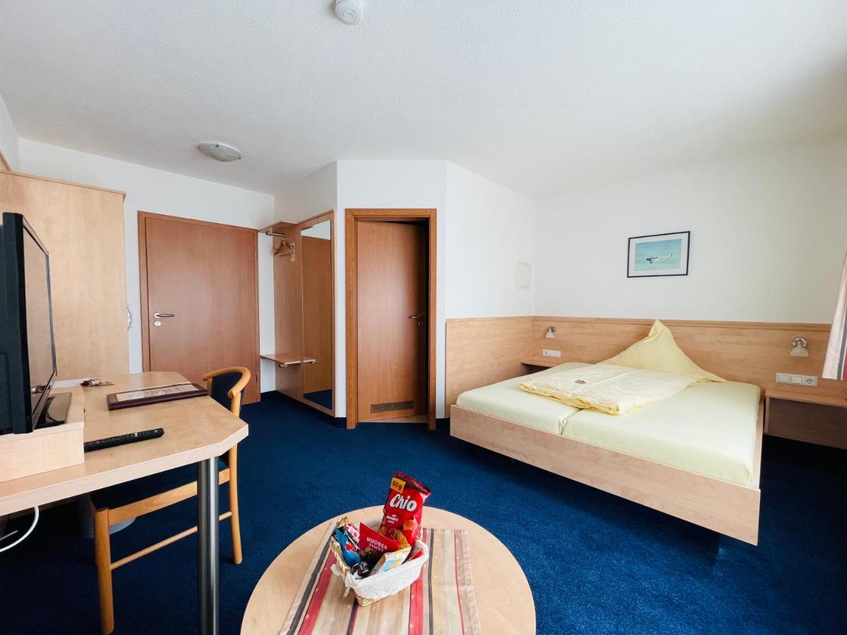 Hotel Zum Fliegerwirt Mengen Dış mekan fotoğraf