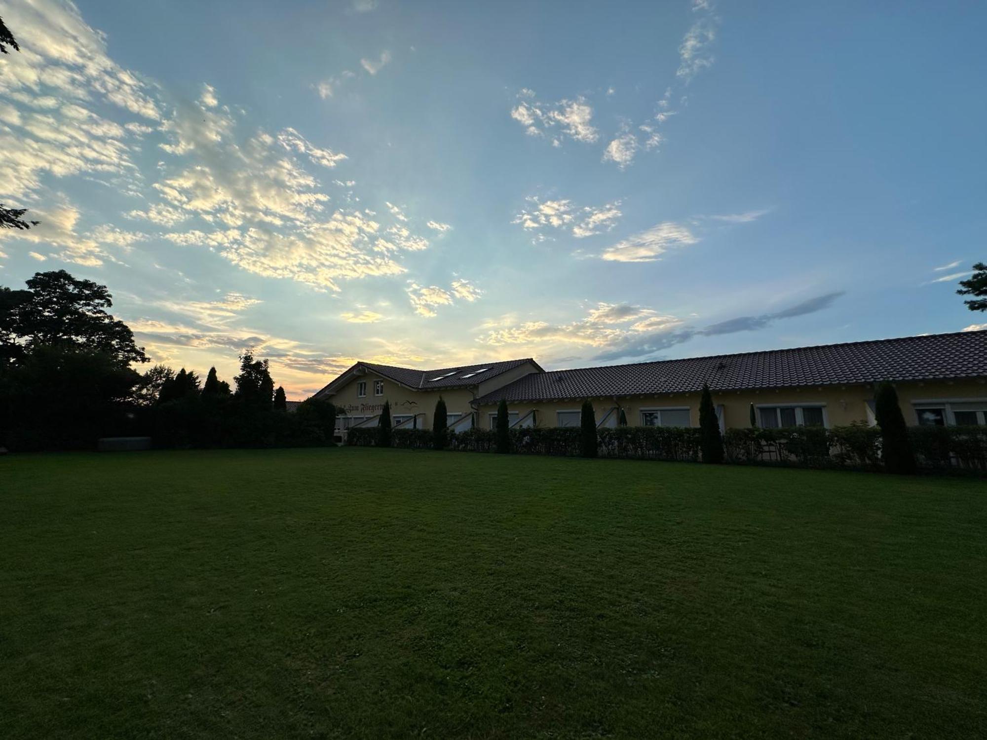 Hotel Zum Fliegerwirt Mengen Dış mekan fotoğraf